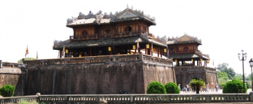 hue-citadel-water-canal